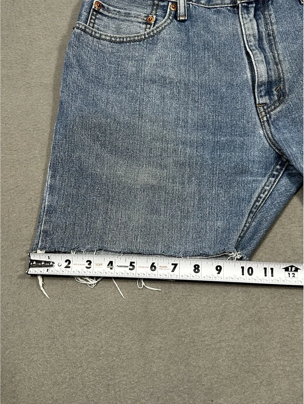 Levi’s 505 Straight Fit Cut Off Denim Shorts Men’s 32 Blue Distressed Frayed Hem